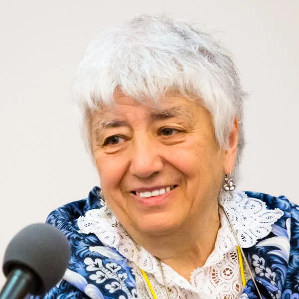 «Всё само лилось на бумагу»: беседа с лингвистом С.Г. Тер-Минасовой